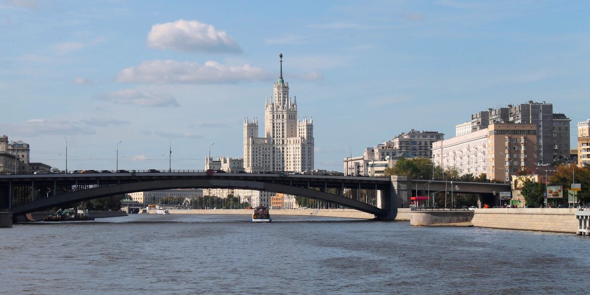 по Москве реке - Горкун Ольга Николаевна 