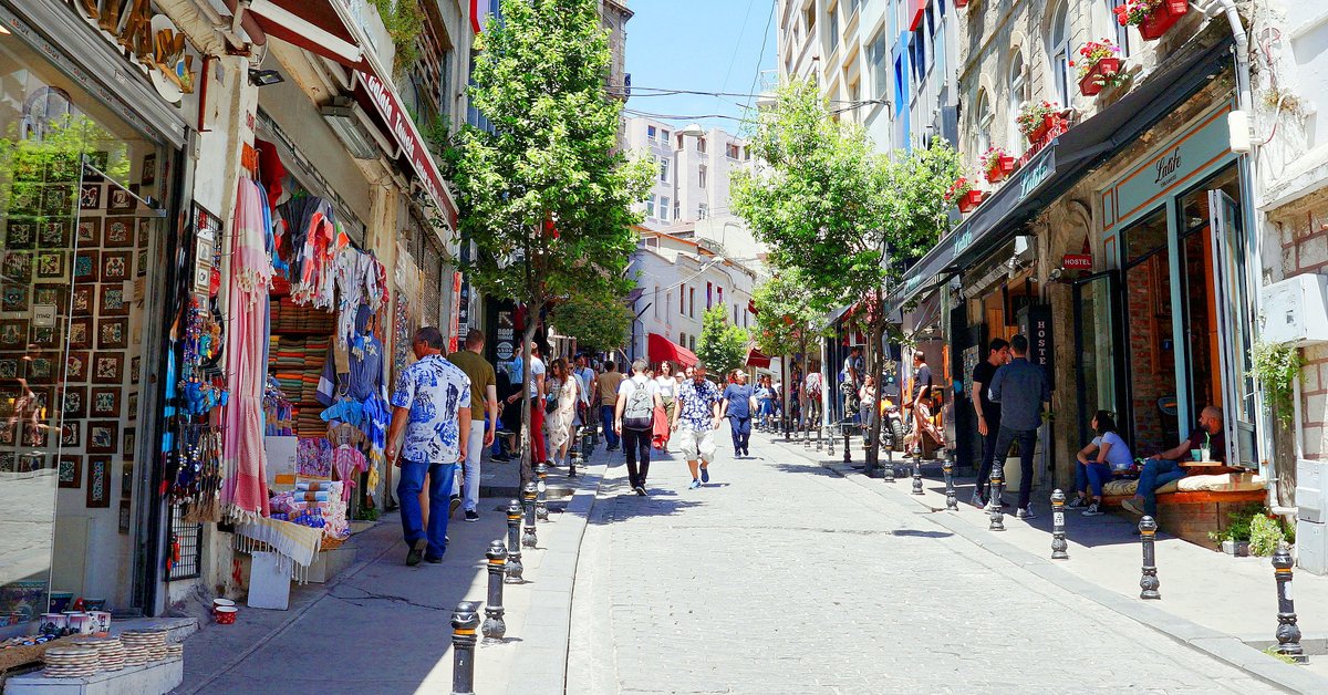Узкие улочки в Стамбуле - Зинаида Каширина