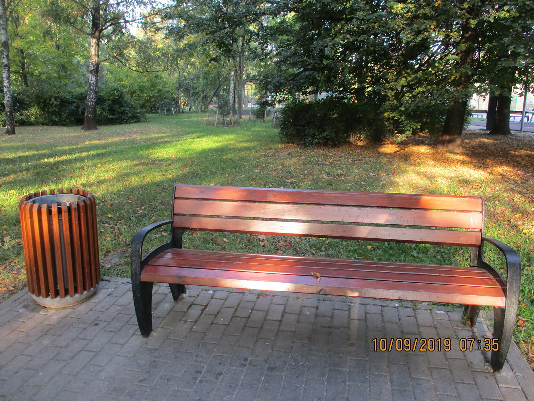 Скамейка в парке. - Зинаида 