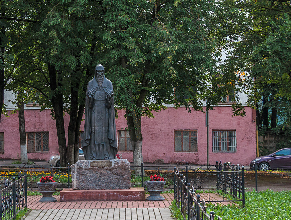 Памятник преподобному Авраамию Смоленскому - Сергей Цветков