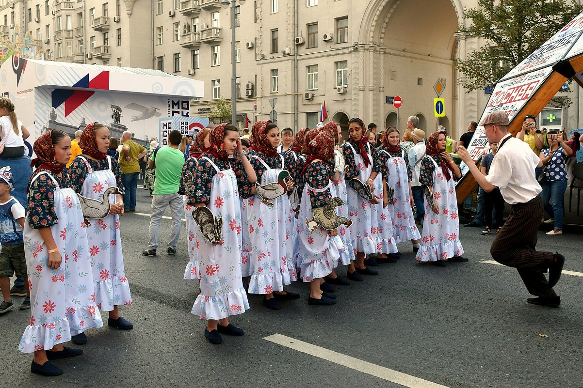 - Я пред ней и так и эдак, со словами и без слов - - Татьяна Помогалова