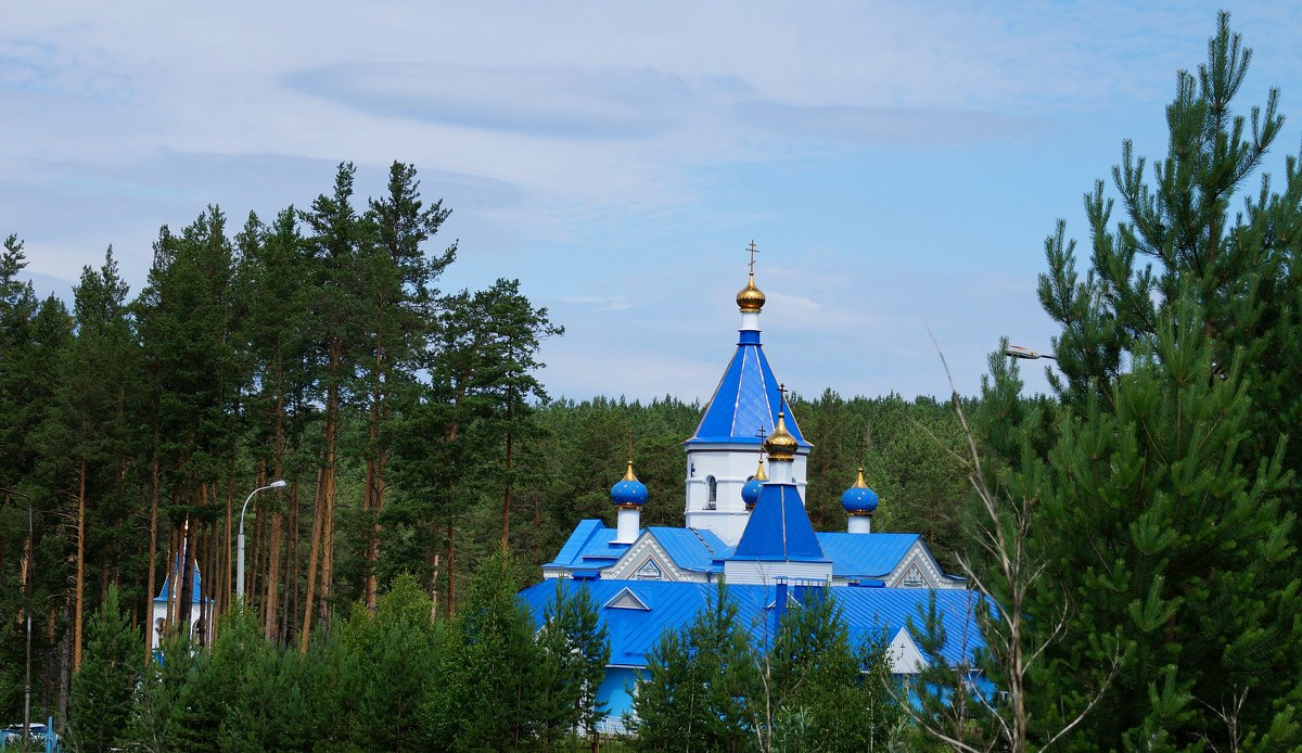 Храм Покрова Пресвятой Богородицы. Вид сбоку - Зинаида Каширина