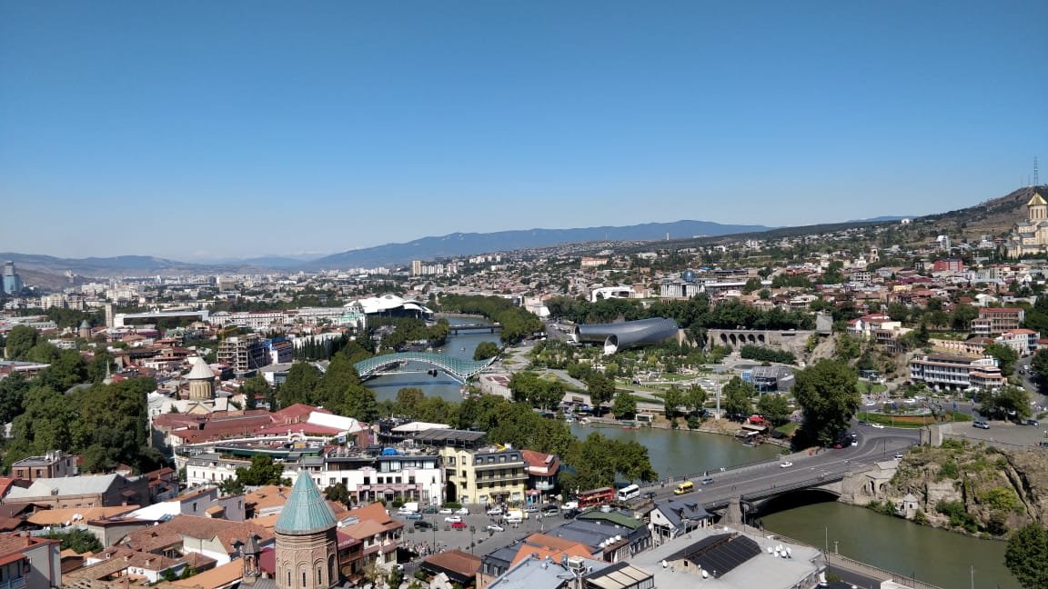 Сегодня,старого Тбилиси...Течёт река,живут люди,жизнь продолжается... - Андрей Хлопонин