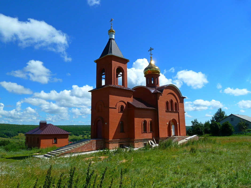 Строящаяся церковь в селе Ягодная Поляна - Лидия Бараблина