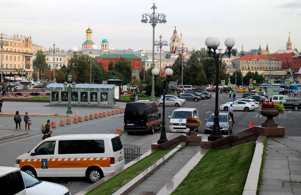 Театральная площадь - Горкун Ольга Николаевна 