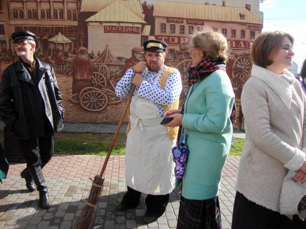 человек с метлой среди эпох... - Галина Флора