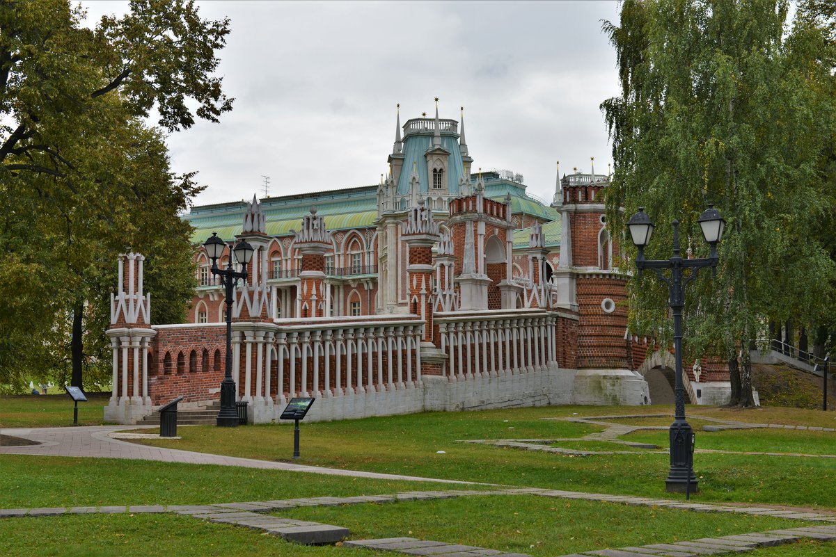 Фигурный мост и дворец в усадьбе Царицыно - Константин Анисимов