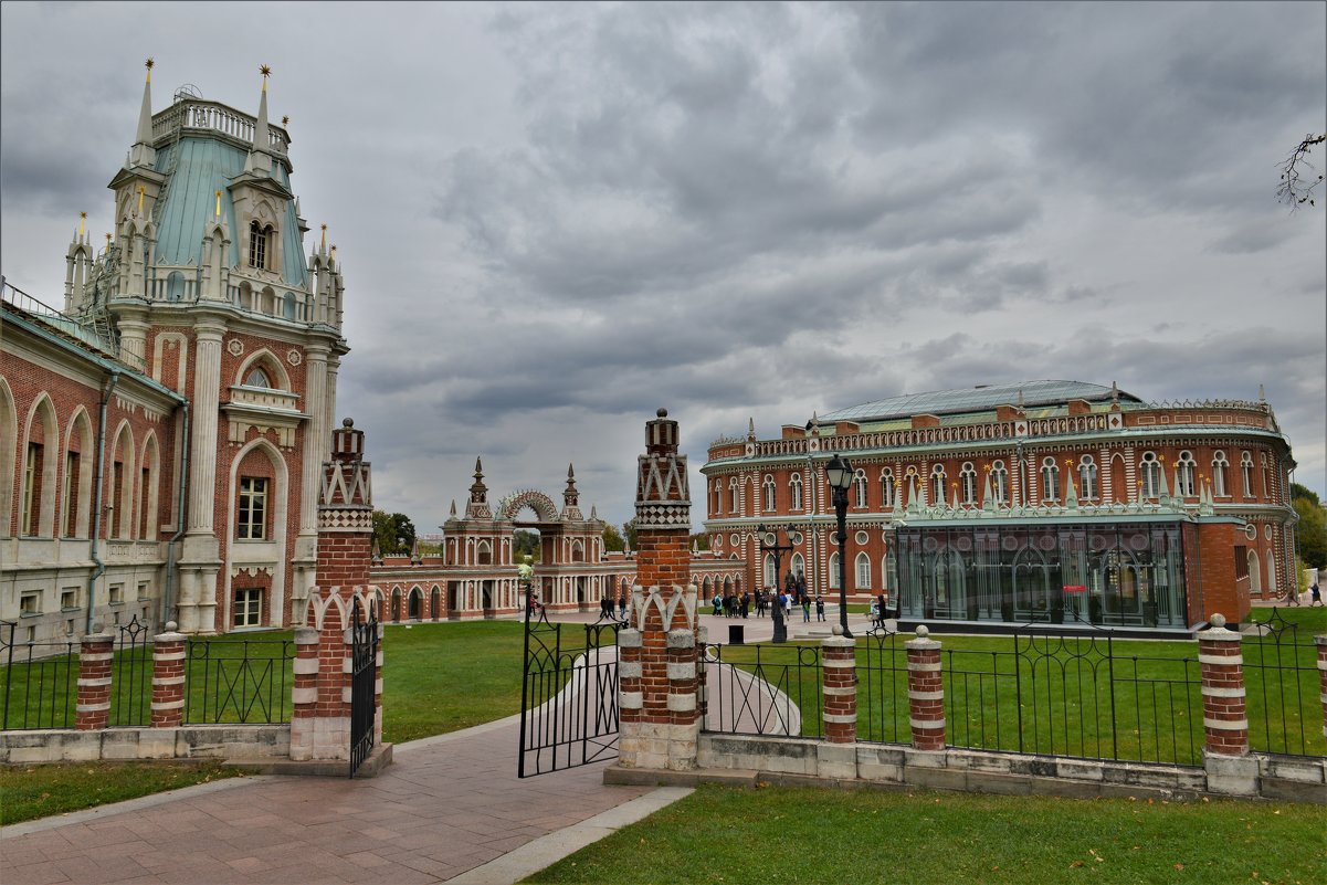 Большой дворец и Хлебный дом в Царицыно - Константин Анисимов