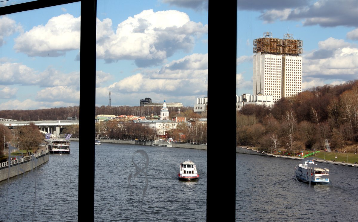 Река Москва через окно станции - Валерий 