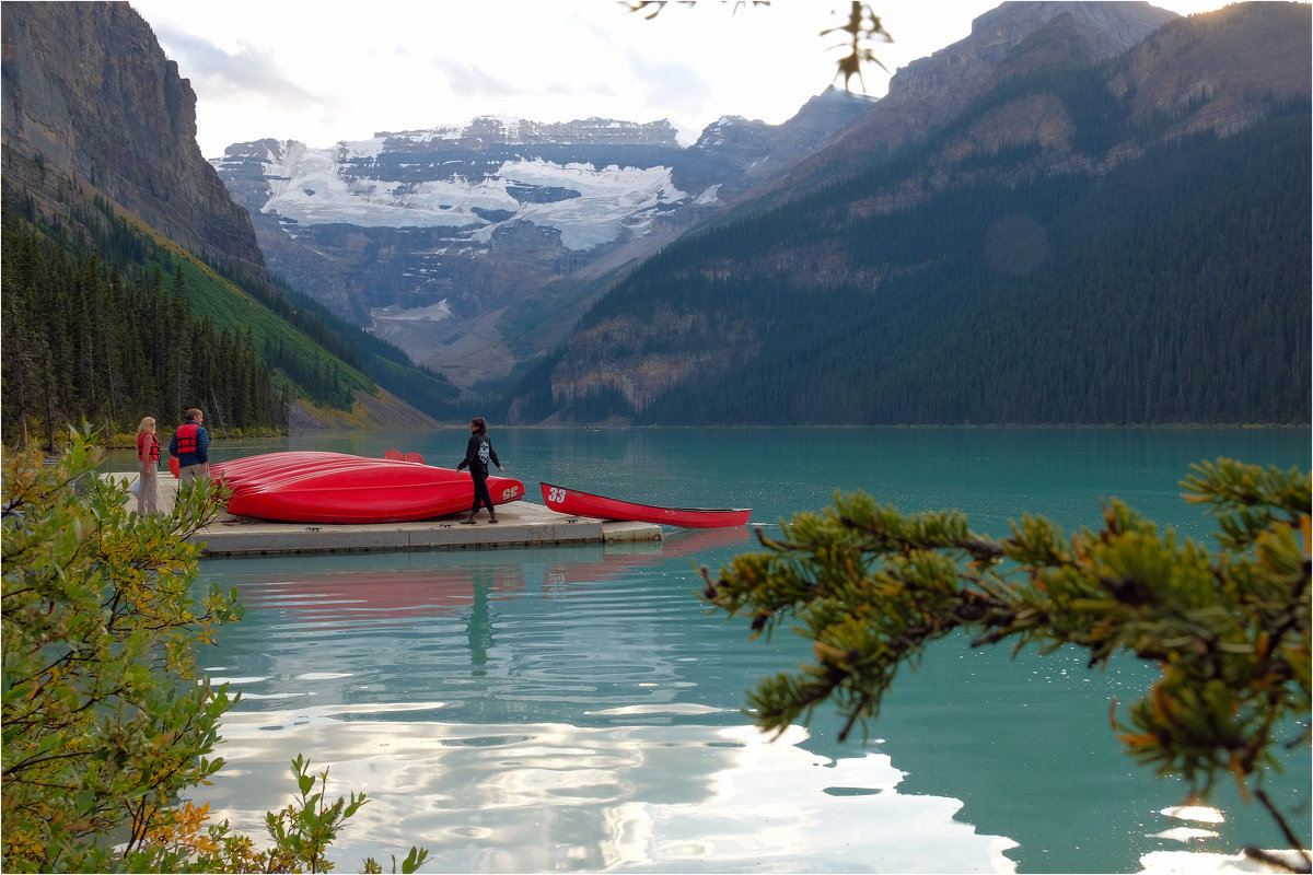 Lake Louise. Alberta Canada. - Alexander Hersonski