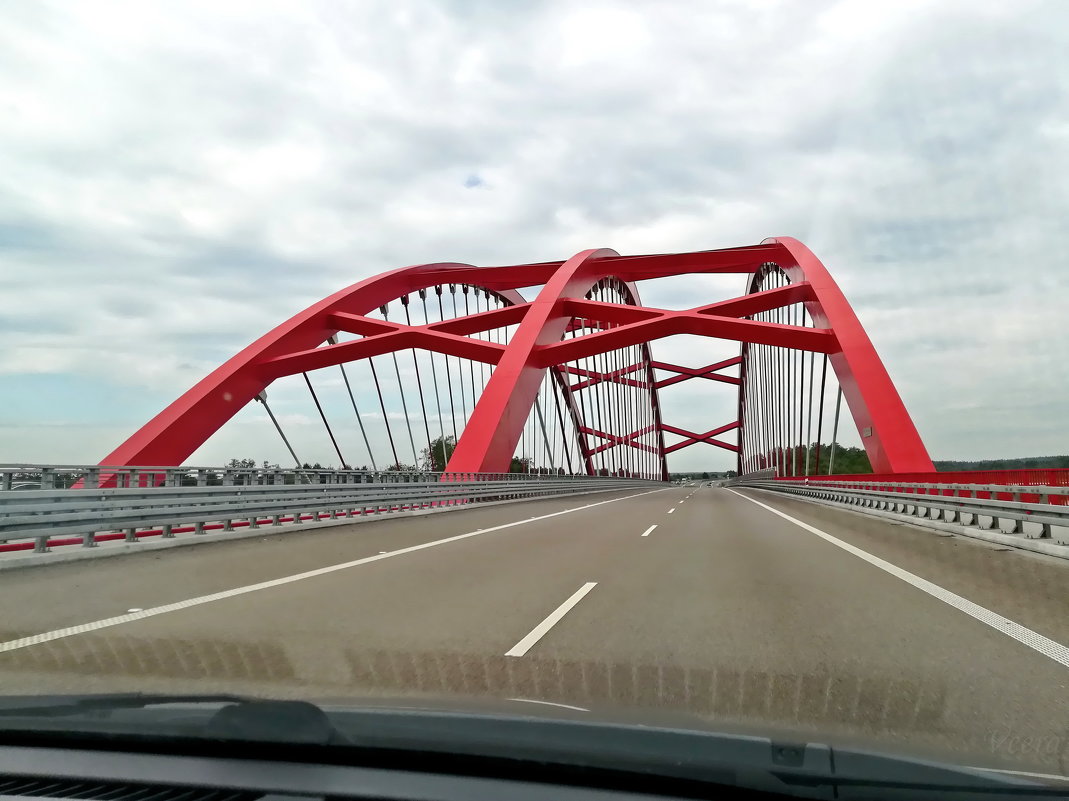 Мост,  по автобану в Польше - veera v