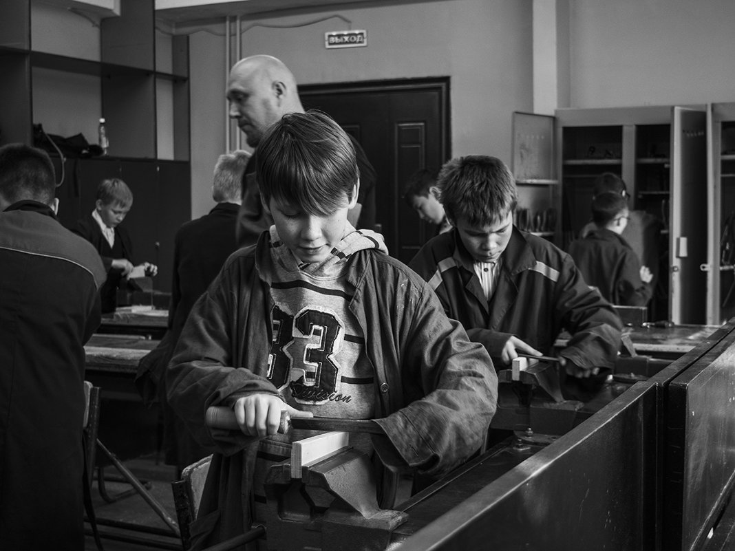 Урок технологии у мальчиков в школе - Светлана Сигаева