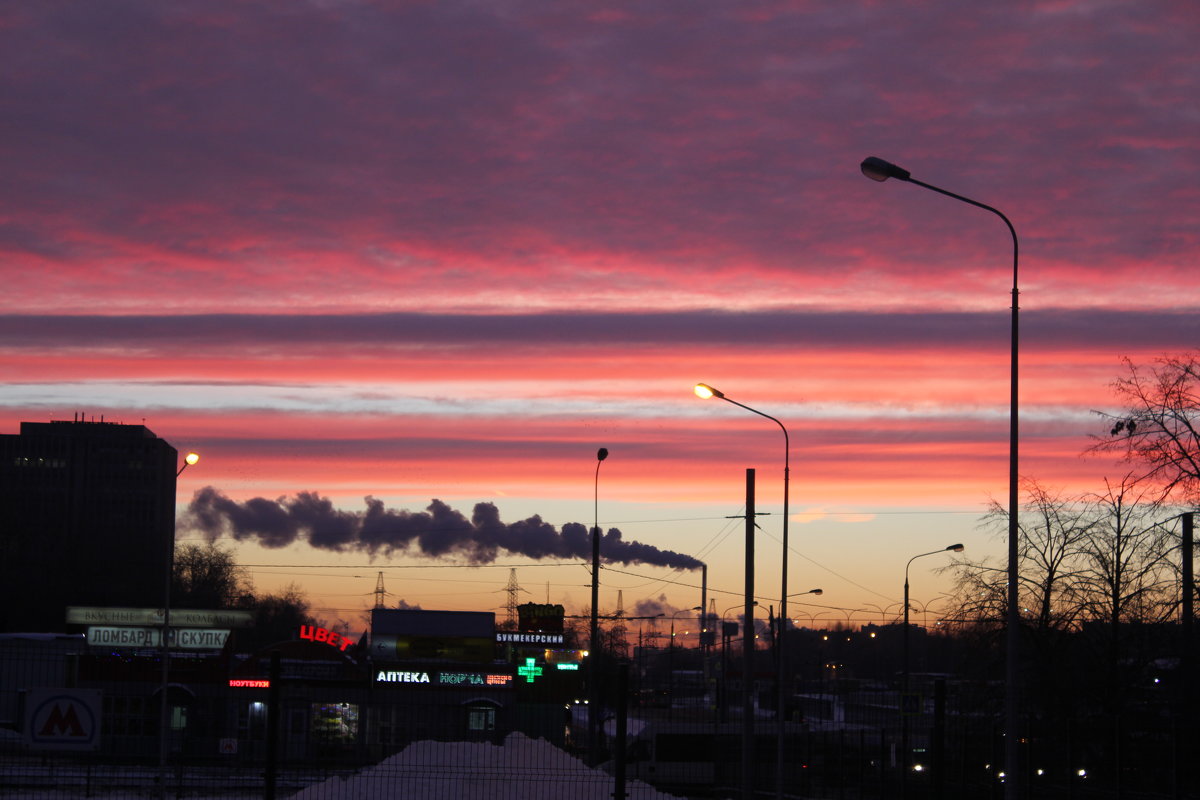 Вечернее небо у метро "Выхино" - Валерий 