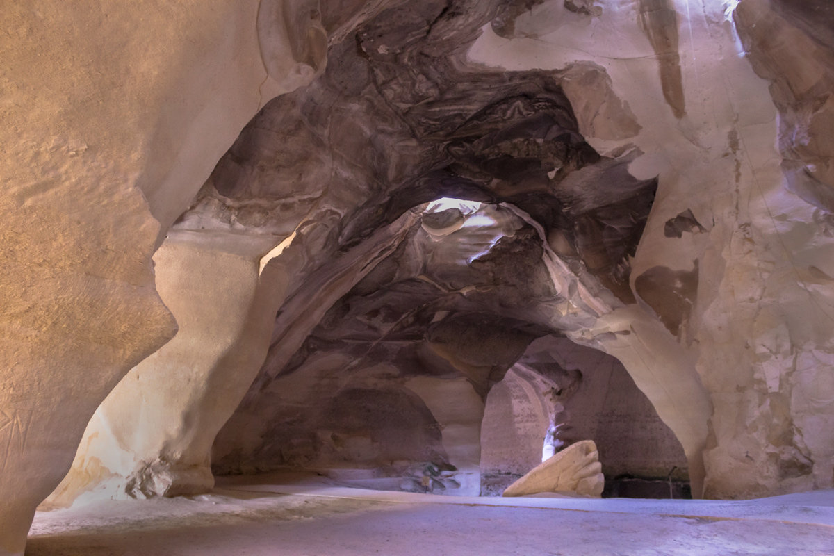 концертный зал в пещере - Адик Гольдфарб