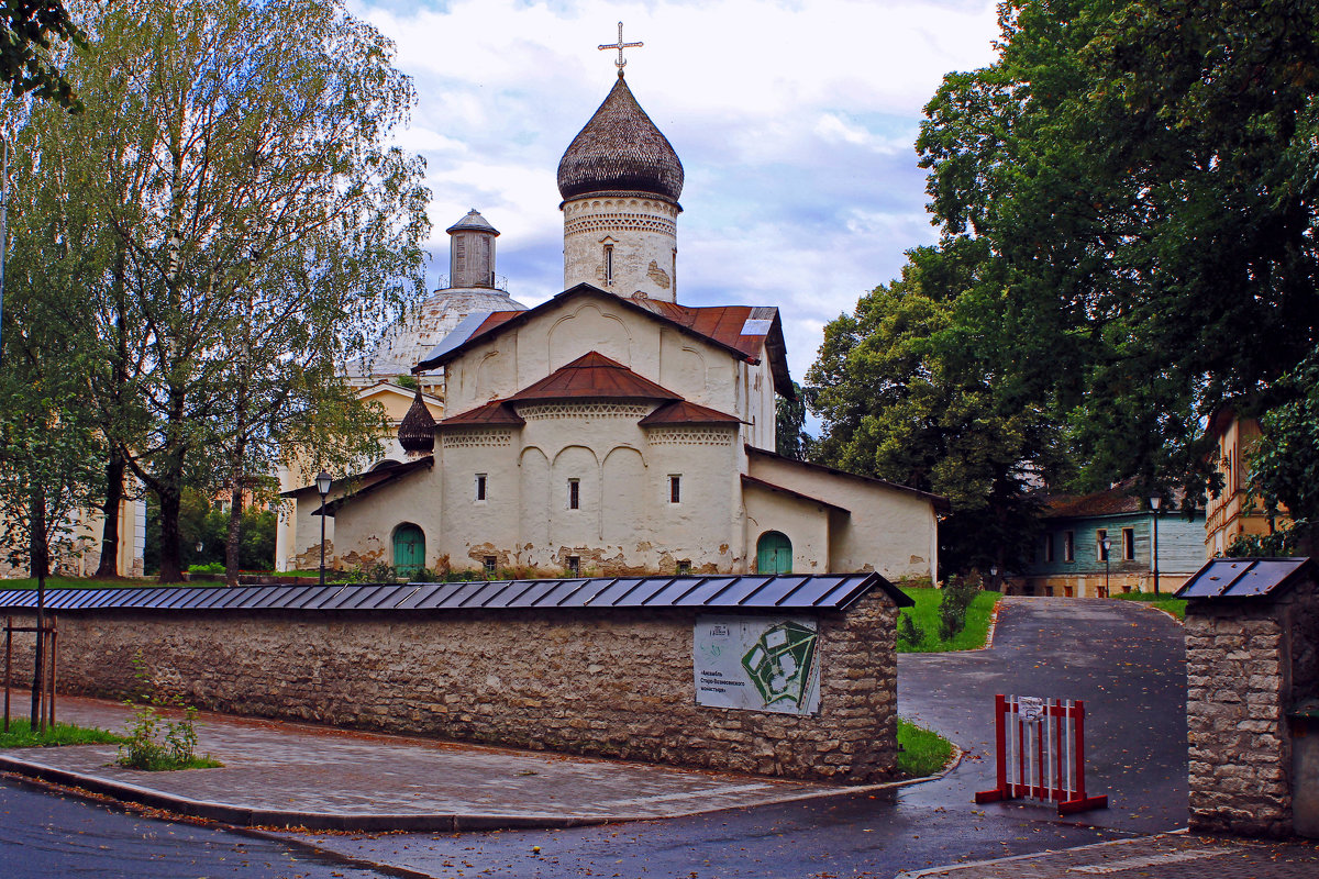 Церковь Вознесения Старовознесенского монастыря. Псков - Евгений 