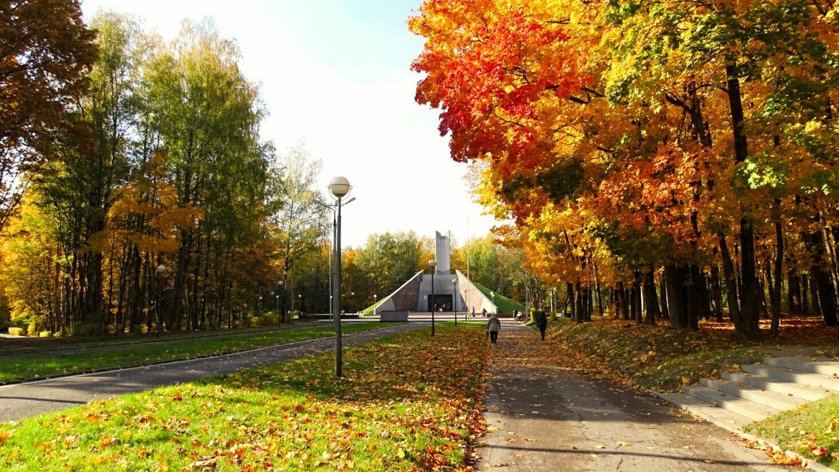 Осень в городском парке. - Милешкин Владимир Алексеевич 