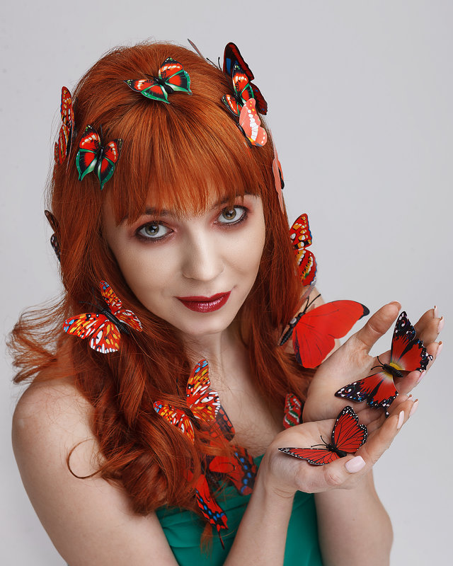 Марина и бабочки - Mikhail Dmitriev