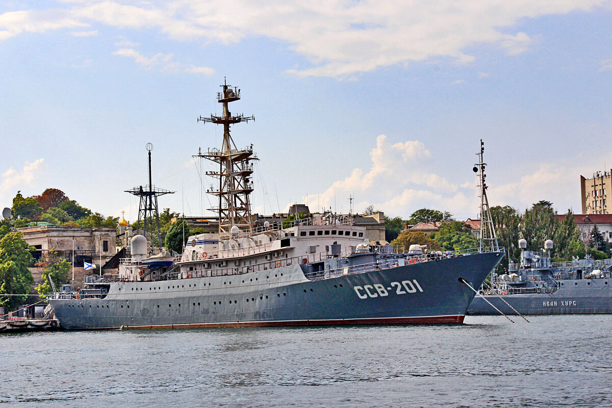 Средний разведывательный корабль "Приазовье" - Nina Karyuk