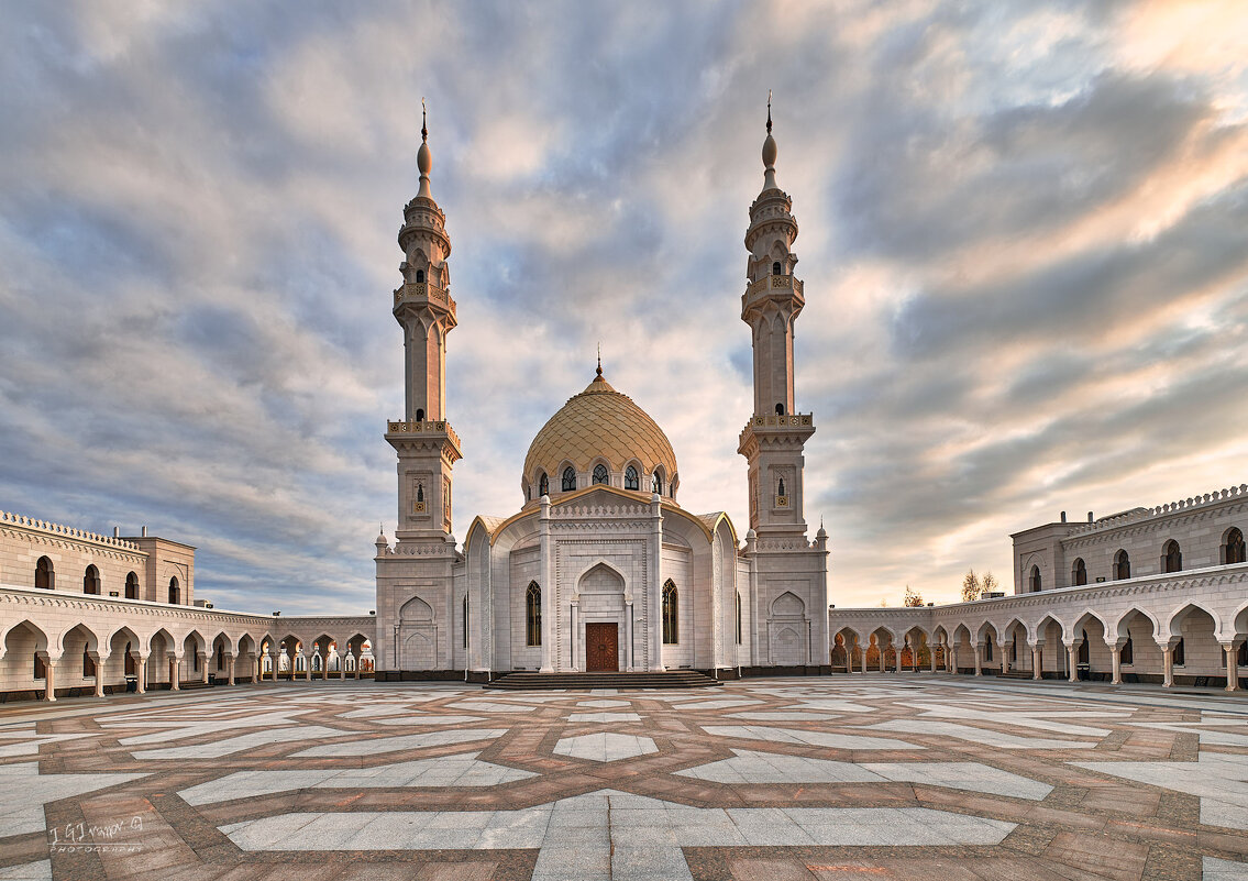 Белая мечеть - Игорь Иванов