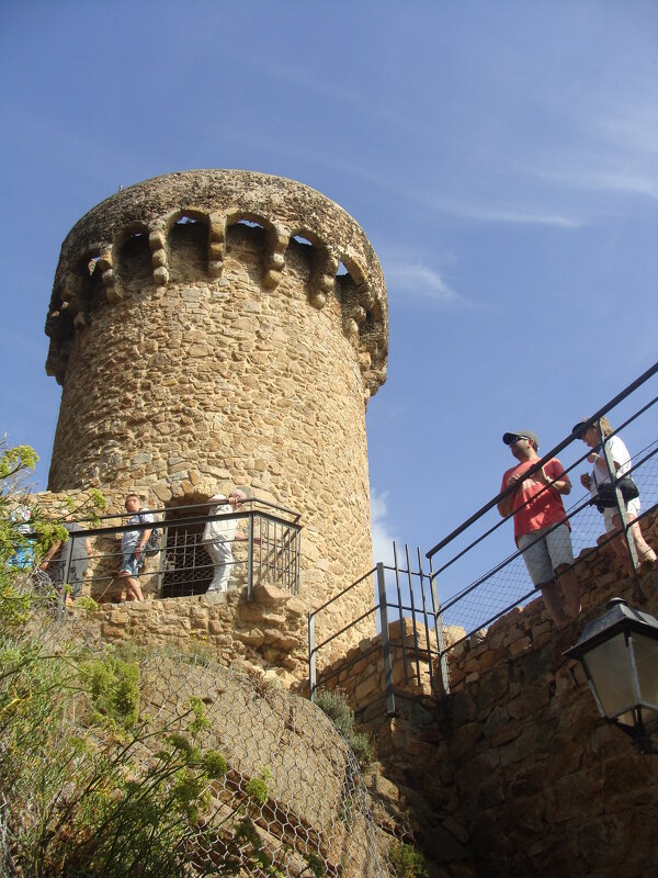 Крепость в Тоссе, Испания - Lüdmila Bosova (infra-sound)