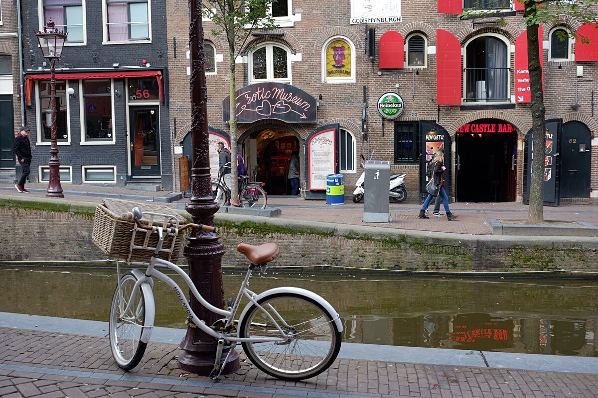 De Wallen - квартал красных фонарей Амстердама - wea *