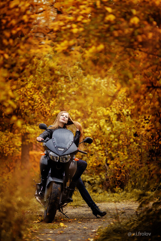 За осенью на мотоцикле ) - Валерий Фролов
