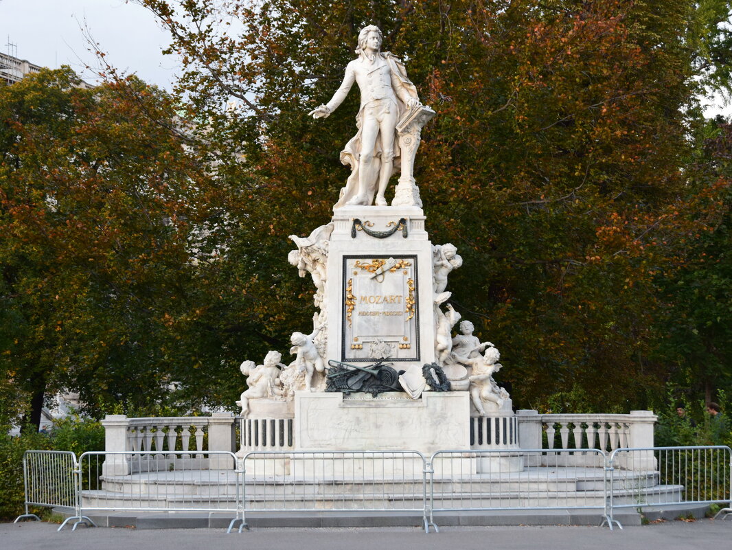 памятник иоганну штраусу в вене