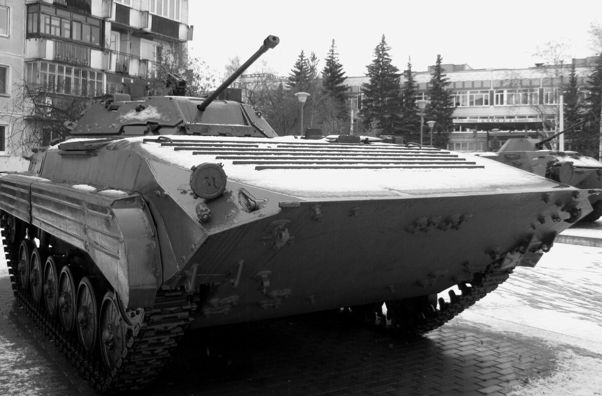 Боевая машина пехоты - Радмир Арсеньев