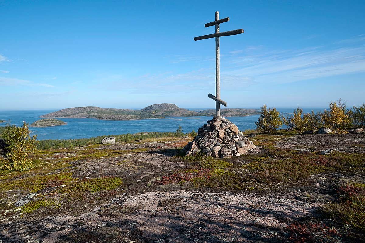 Обетный крест на острове Русский кузов - Сергей Курников