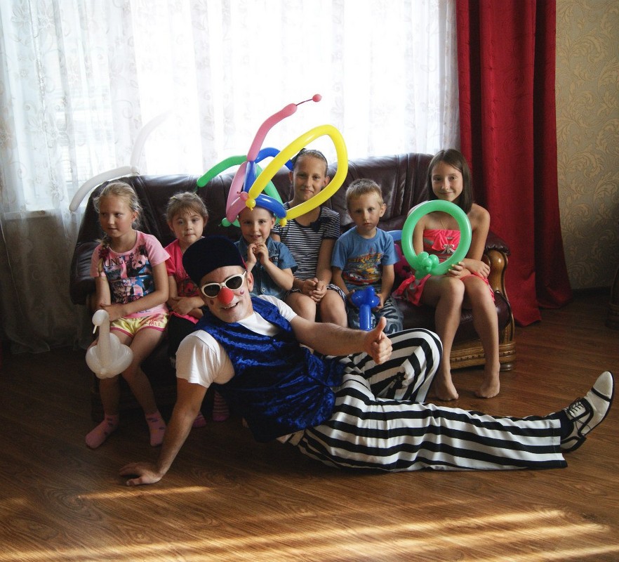 Дети и клоун - Света Кондрашова
