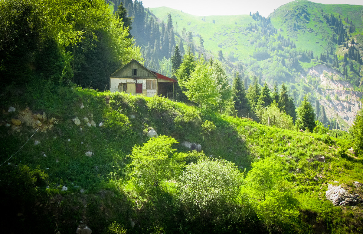 Домик в горах - Denis Chukhatin