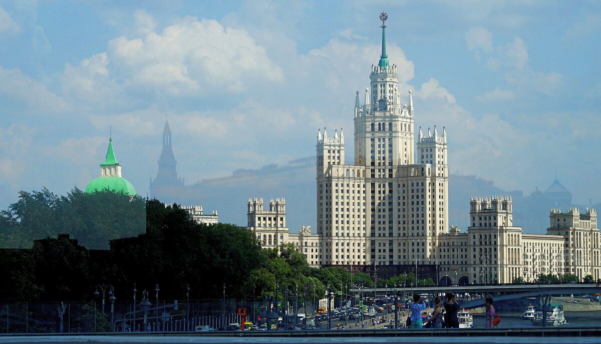 Вид на Москву с Парящего моста - Зинаида Каширина