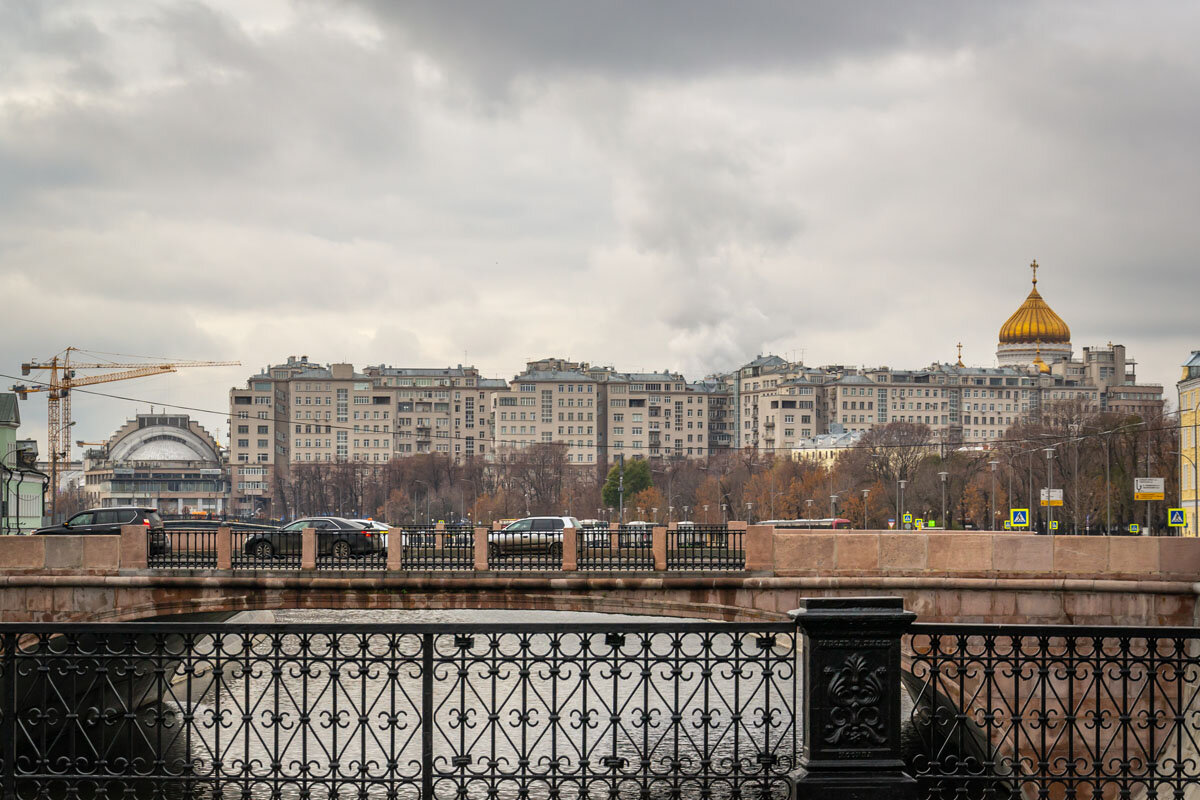 ДОМ НА НАБЕРЕЖНОЙ - Сергей Янович Микк