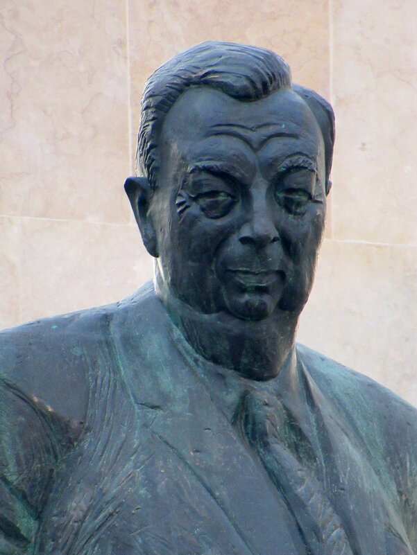 Памятник Е.М.Примакову в Москве - Александр Чеботарь