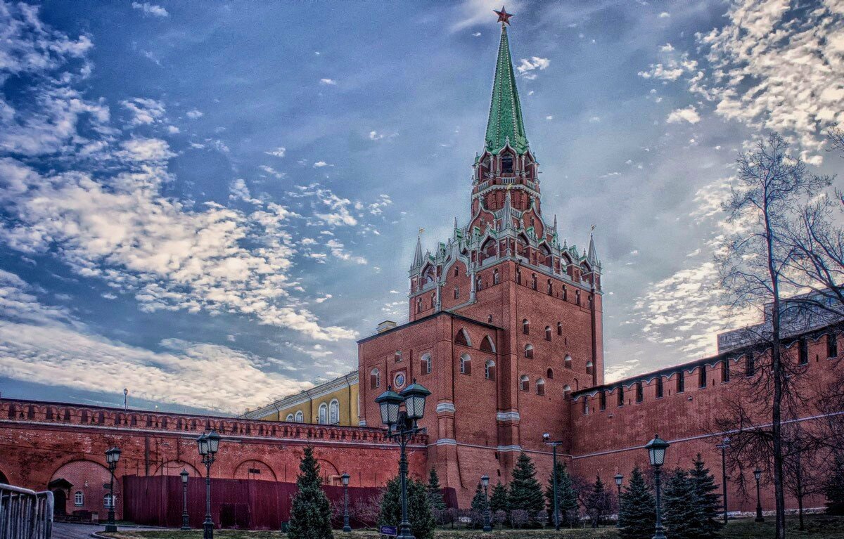 Троицкая башня Московского Кремля... - марк 