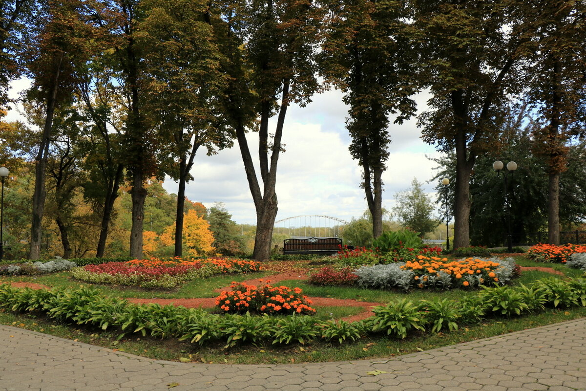 В парке - Галина Козлова 