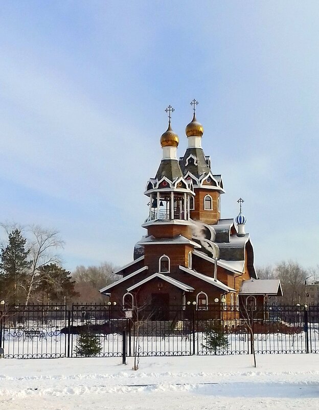 Храм ждёт прихожан . Из трубы дым валит . - Мила Бовкун