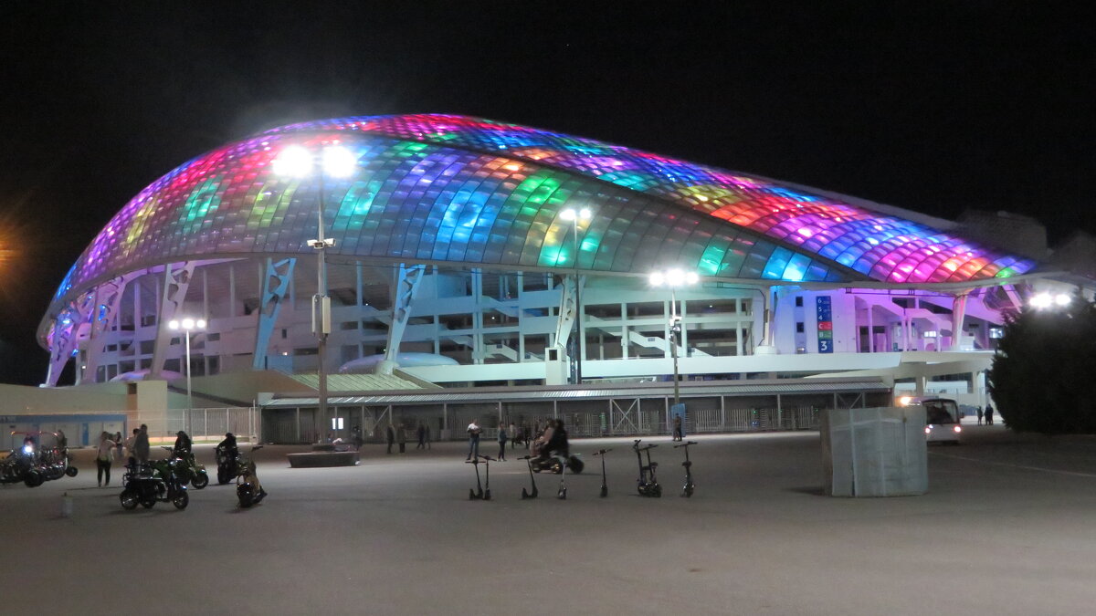 Олимпийский  ФИШТ стадион вечером! - Виталий Селиванов 