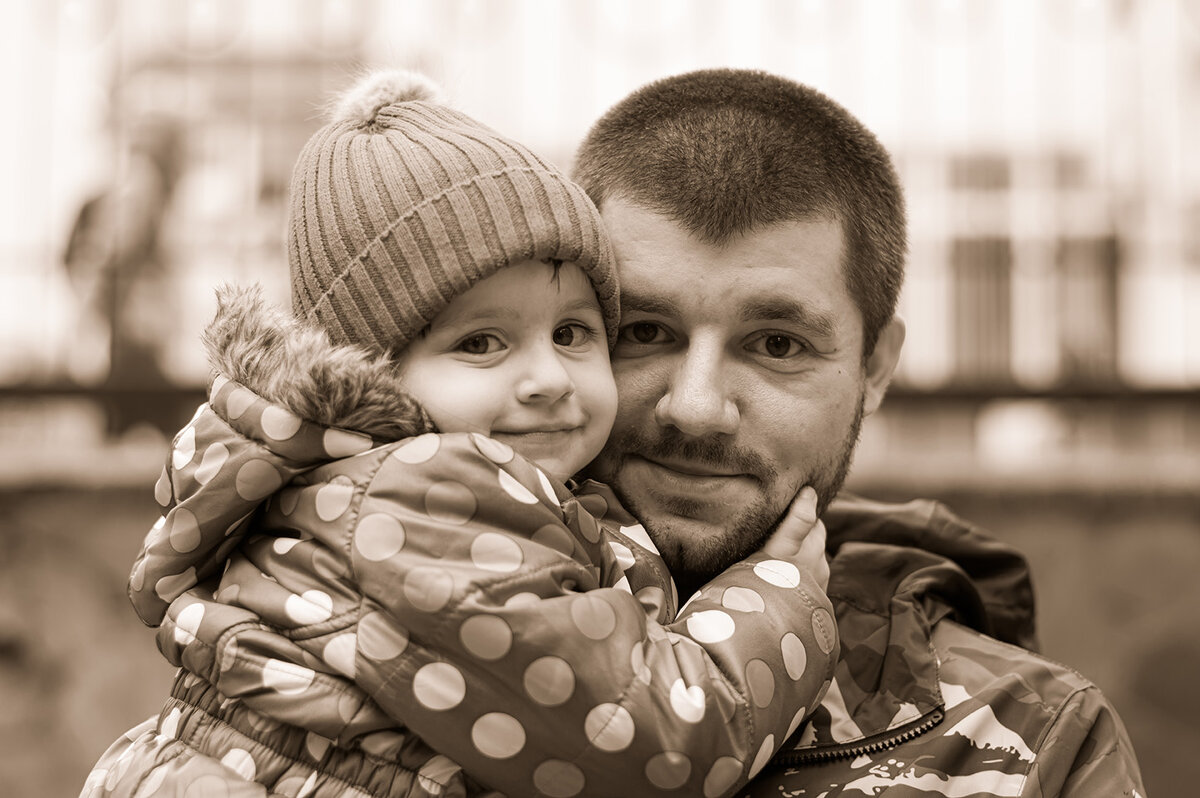 Так только дочь может любить отца - Олег Соболев