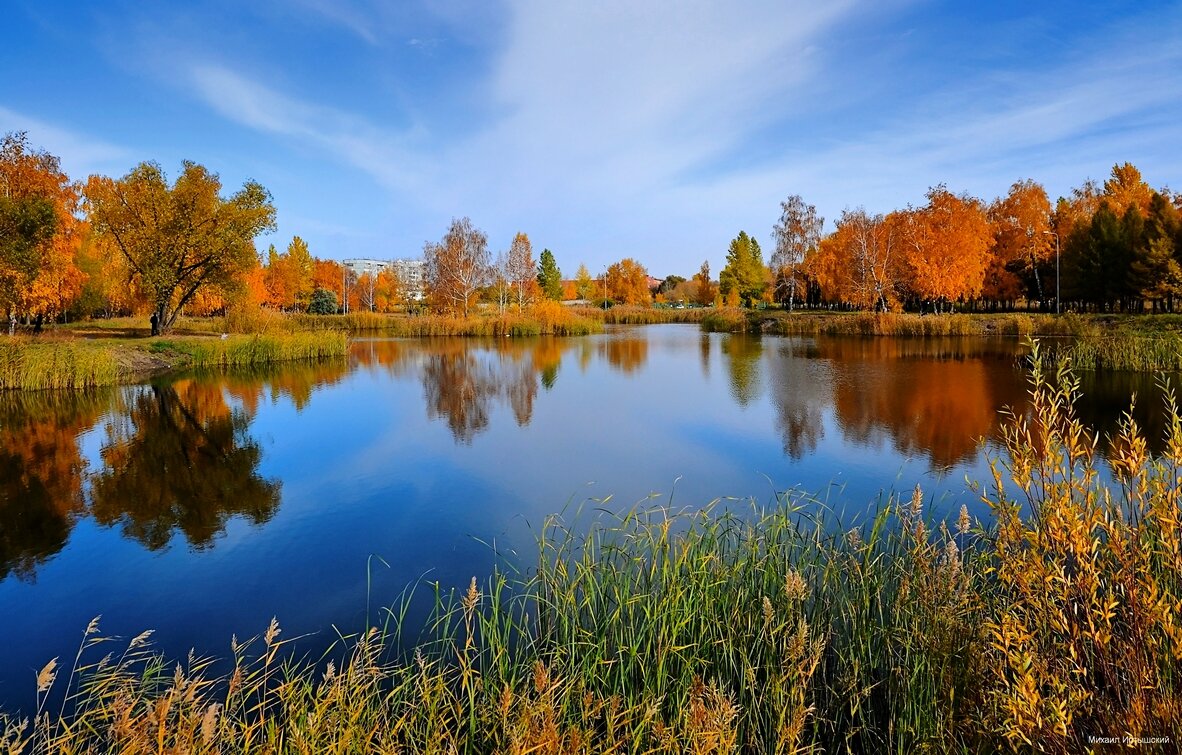 Осеннее озеро - Mikhail Irtyshskiy