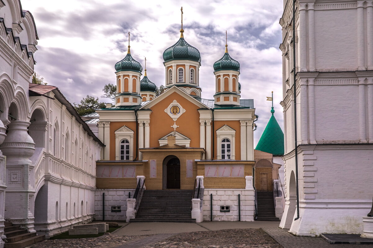 Осень -Волга.Кострома.ипатьевский монастырь - юрий макаров