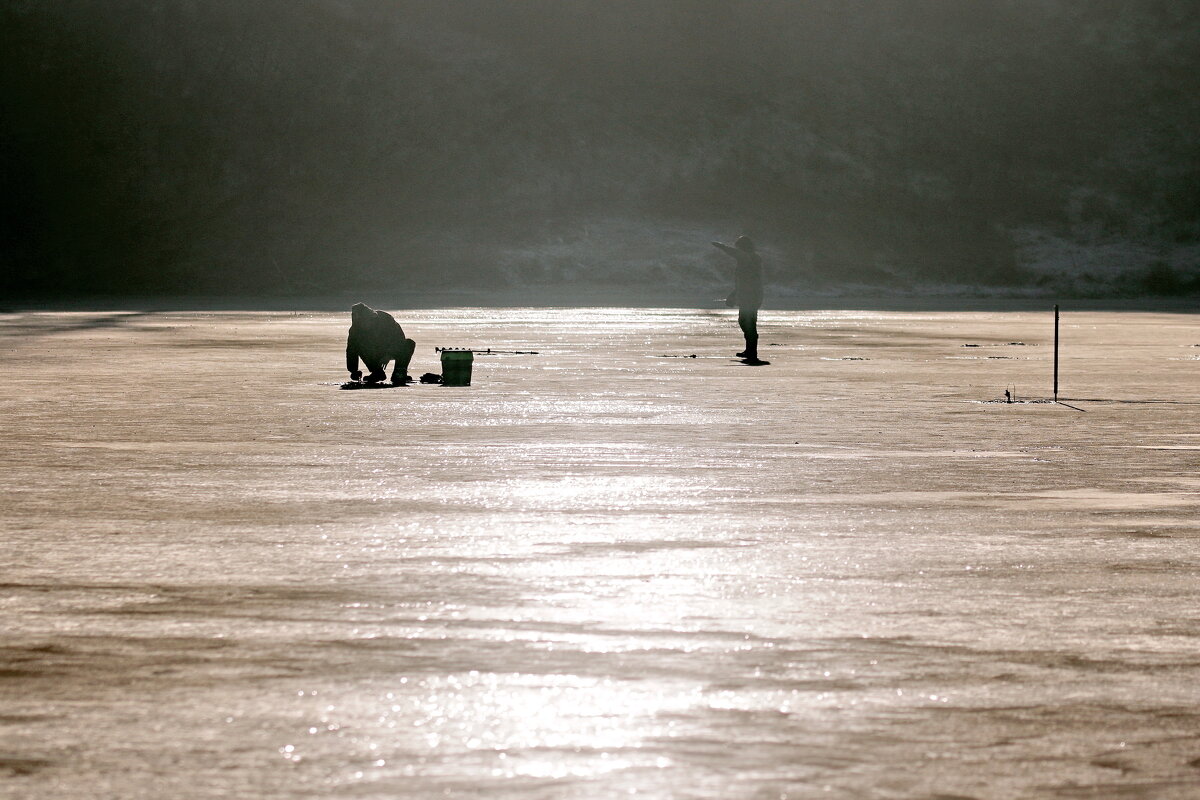 Зимняя рыбалка по первому льду - Сергей Пиголкин