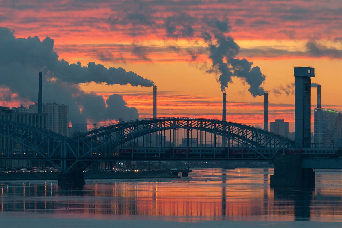 Финляндский мост на рассвете - Михаил Леоненко 