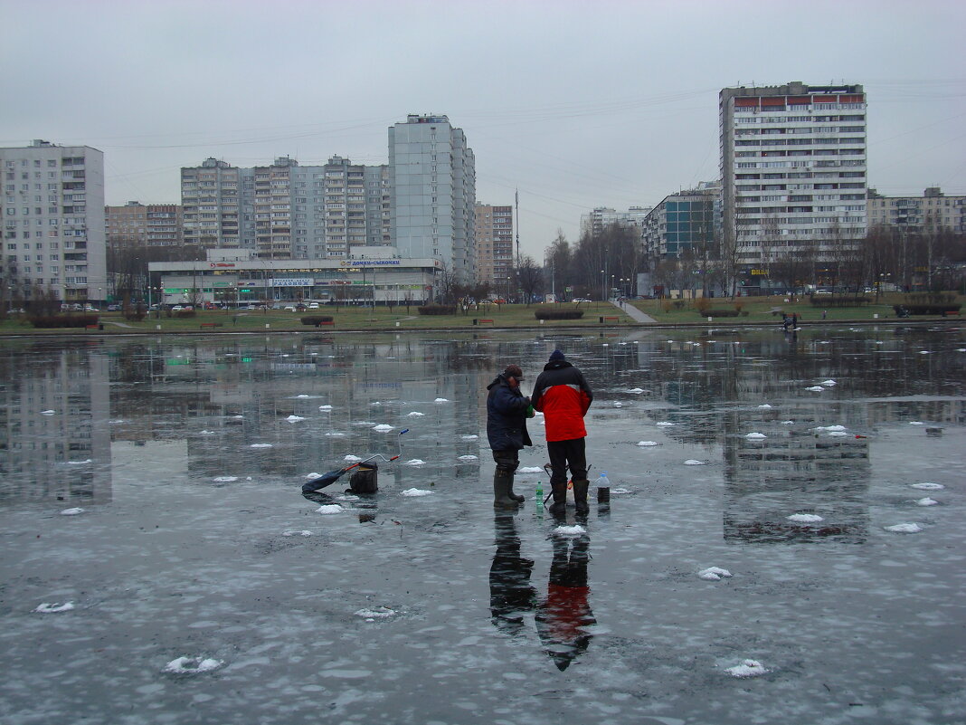 Дружба, которую не разлить водой (только водочкой) - Андрей Лукьянов