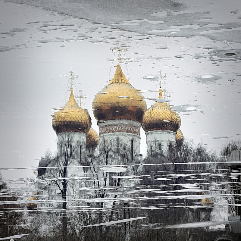 Лед, вода, золотые купола... В декабре, на ярославской Стрелке - Николай Белавин