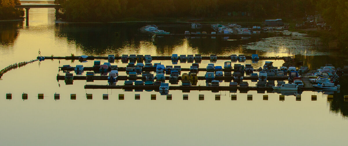 Лодочная стоянка на Выдубицком озере, Киев - Олег 