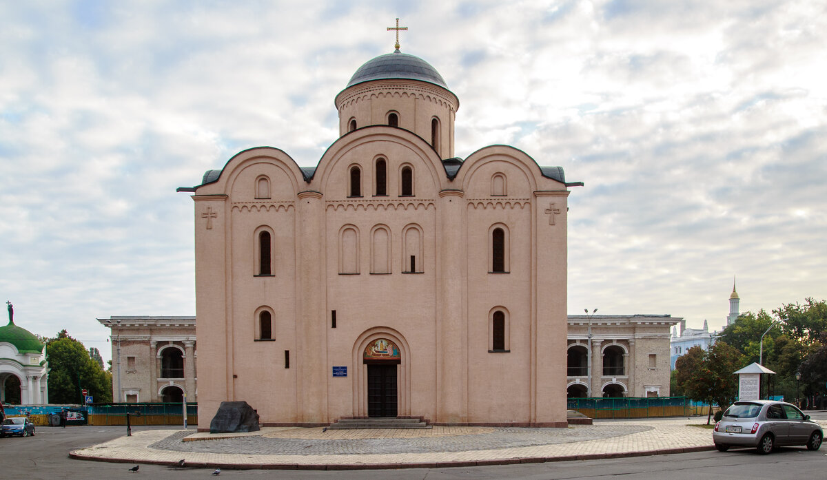 Церковь Богородицы Пирогощи - Олег 