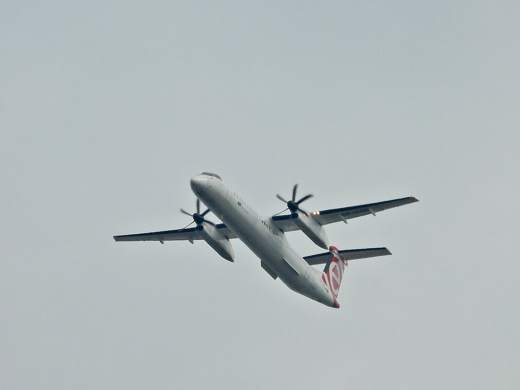 bombardier dash 8 q 400 - Павел Fotoflash911 Никулочкин