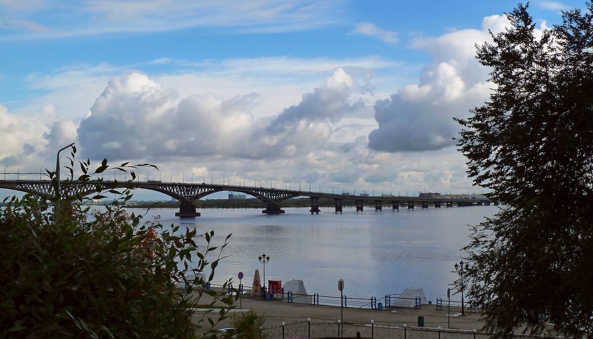 Волга, мост и небо. Конец сентября... - Лидия Бараблина