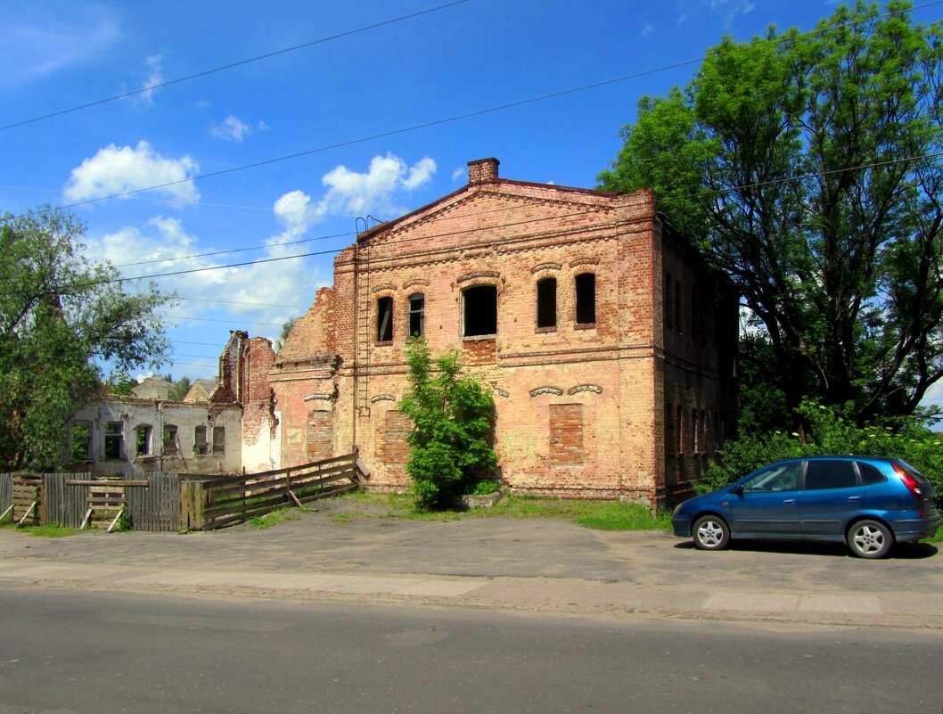 Разбирают на кирпичи - Сергей Карачин